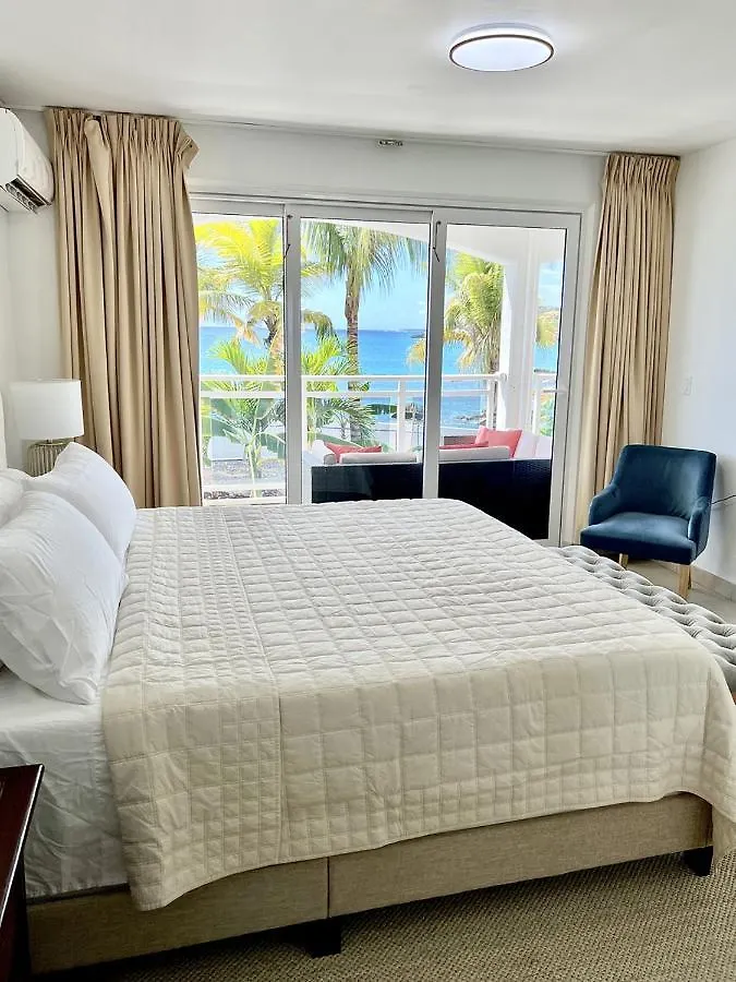 Maho Beach House - Luxe 1 Bedroom - Ocean Hideaway Apartment