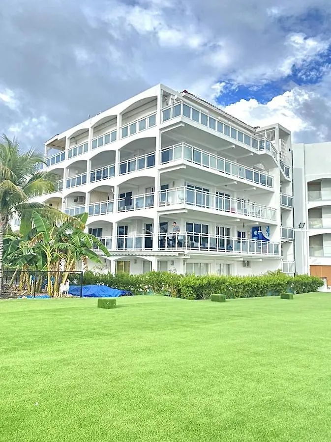 Maho Beach House - Luxe 1 Bedroom - Ocean Hideaway Apartment
