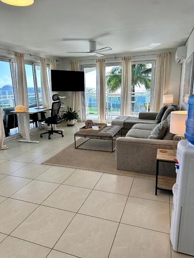Maho Beach House - Luxe 1 Bedroom - Ocean Hideaway location