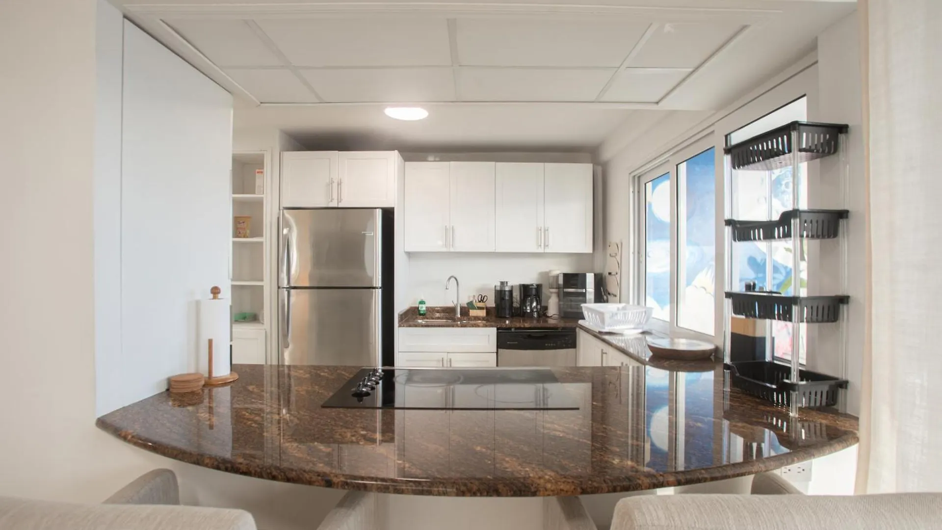 Maho Beach House - Luxe 1 Bedroom - Ocean Hideaway Apartment